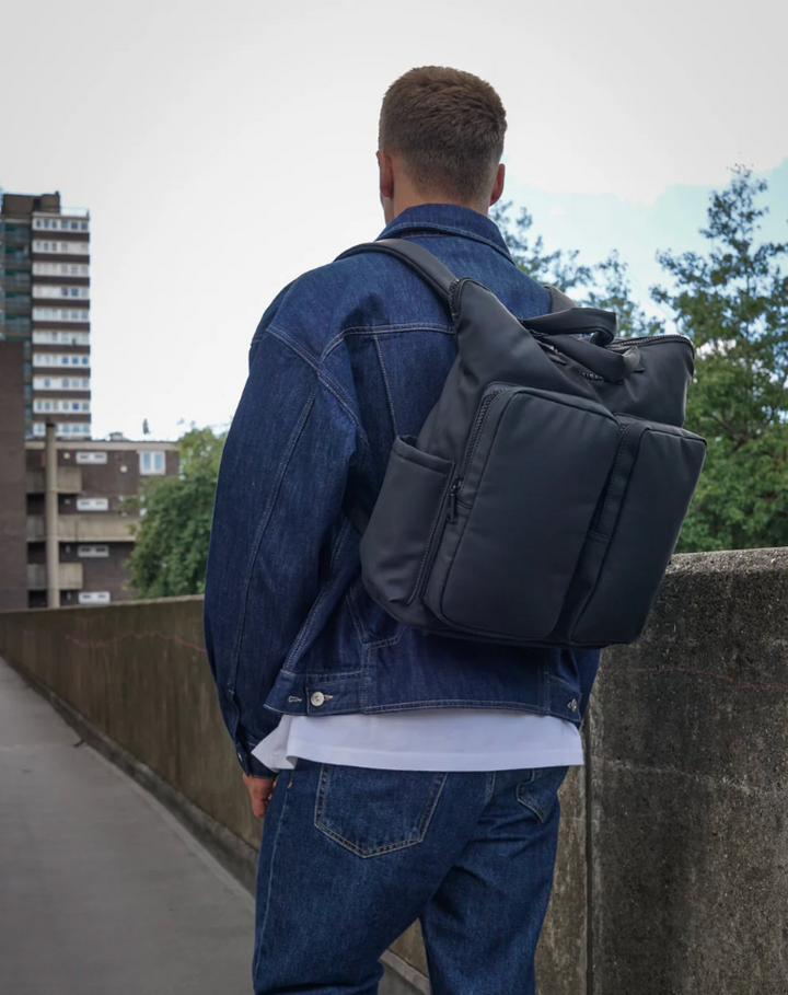 Ozzy Wickeltasche – mattschwarz