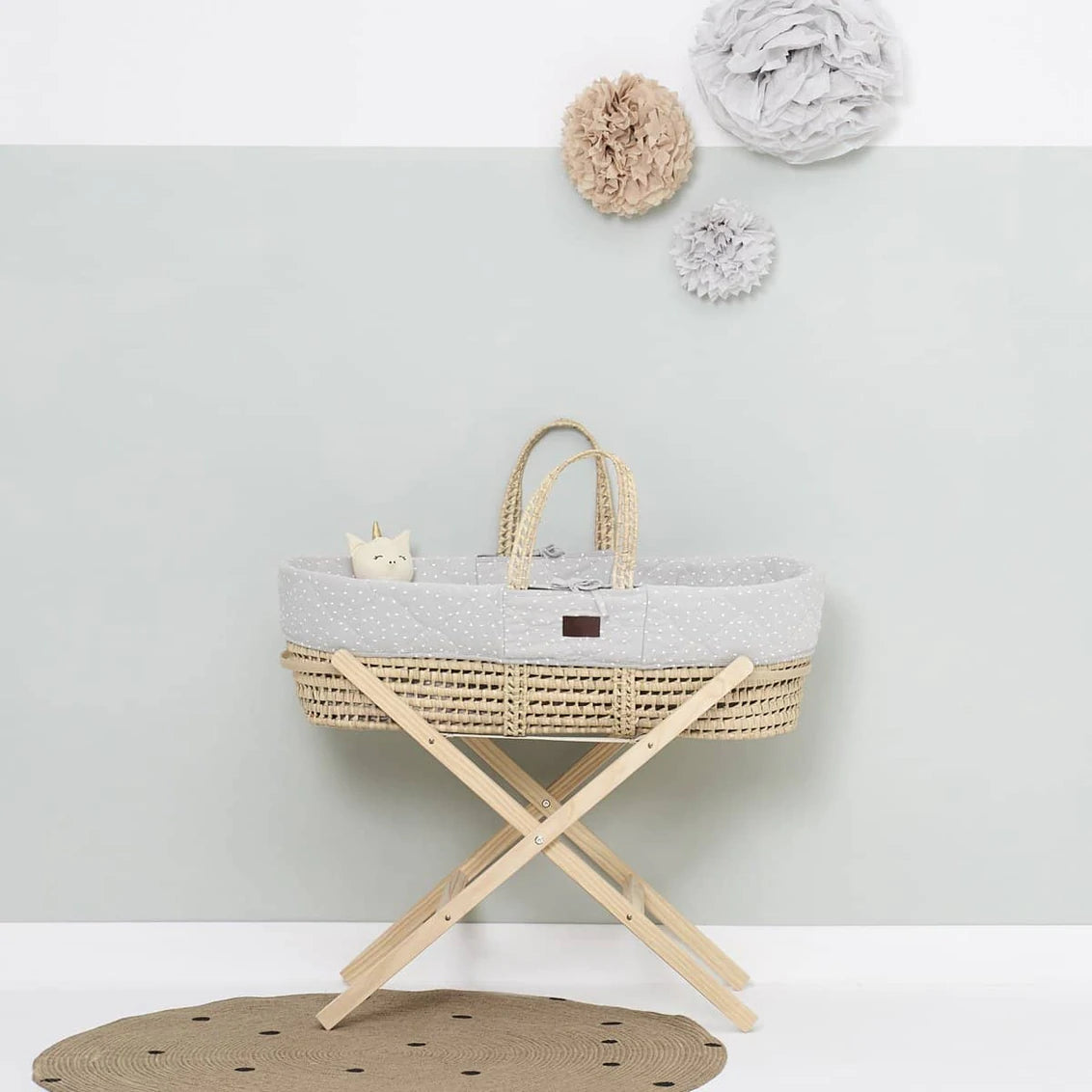 The Little Green Sheep Quilted Moses Basket and Stand Bundle Dove Rice - Hola BB